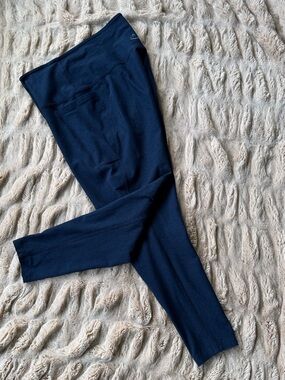 Beyond Yoga Navy High-Rise Pocket Leggings